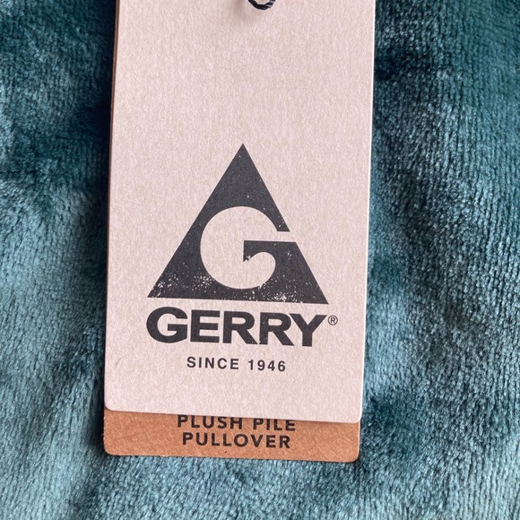 Women’s Gerry Plush Pile Pullover Size Small NWT - Picture 2 of 5